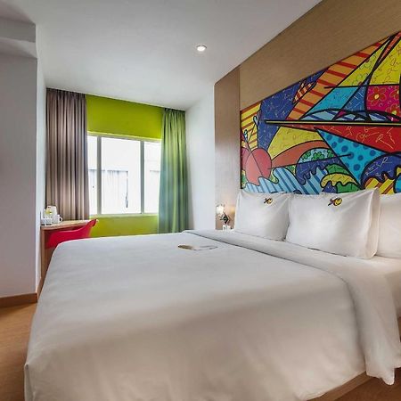 Maxonehotels At Resort Макасар Экстерьер фото